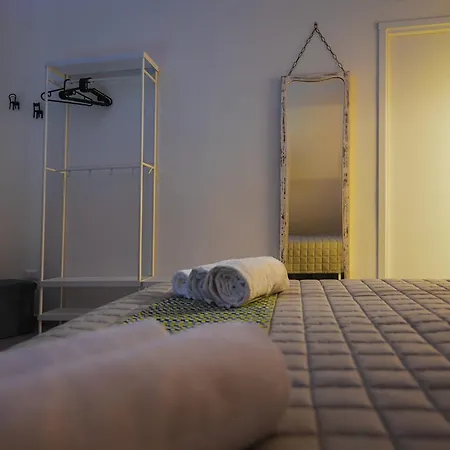 Guest house Essenza Siracusa Con Jacuzzi Privata 4*